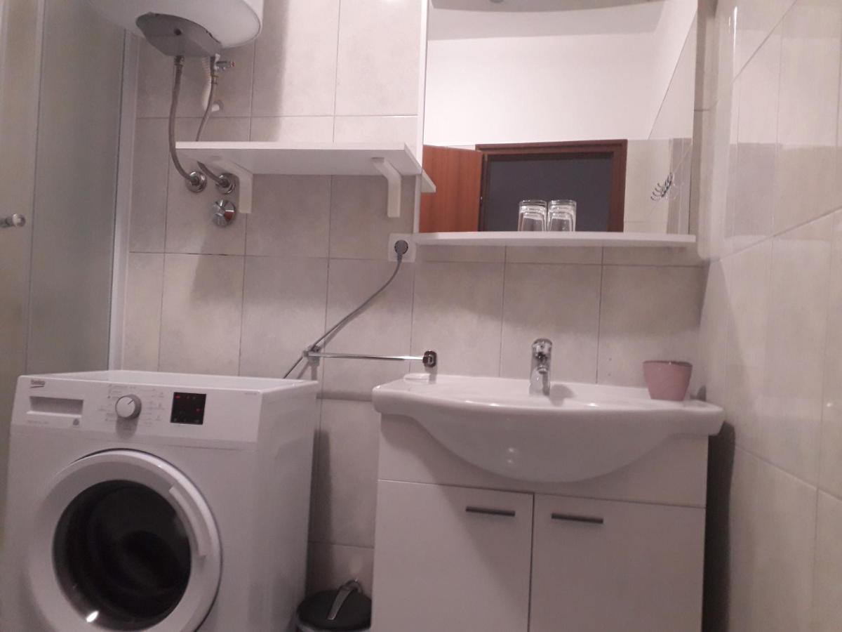 Apartmani Roza Lopar Exterior photo