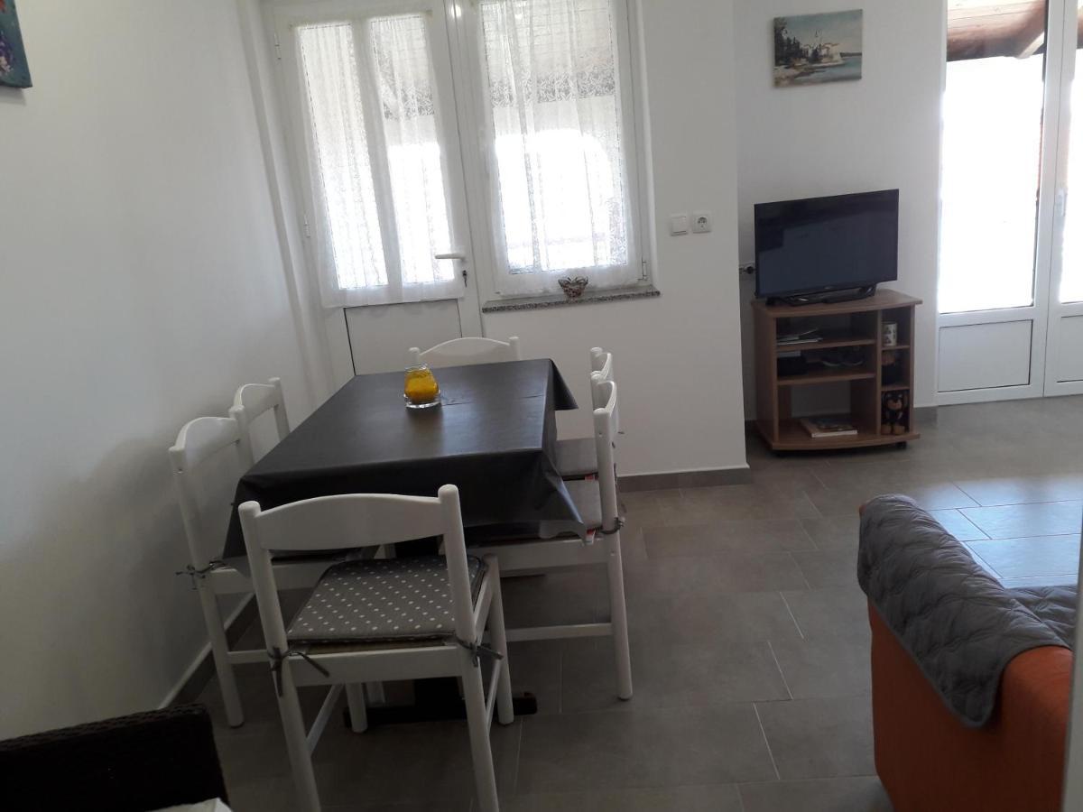 Apartmani Roza Lopar Exterior photo