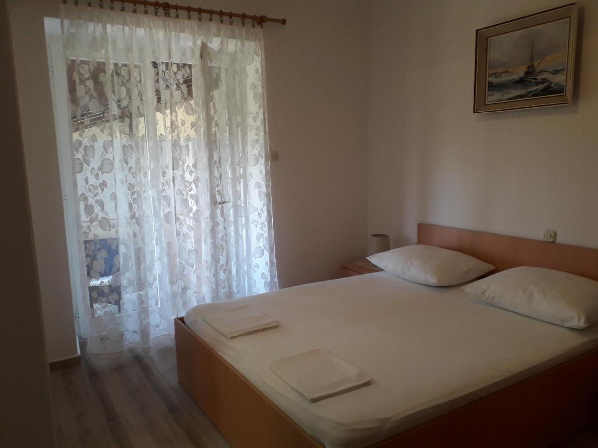 Apartmani Roza Lopar Exterior photo