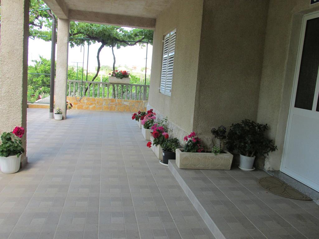 Apartmani Roza Lopar Exterior photo